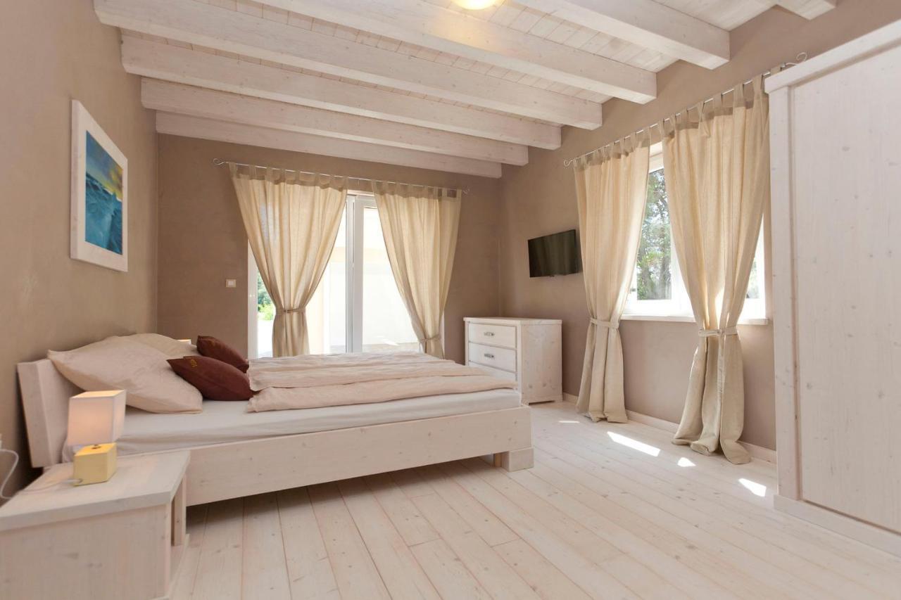 Villa Bella - Beautiful And Modern House With Pool, Souna, Jacuzzi & Playground, Liznjan - Istra Luaran gambar