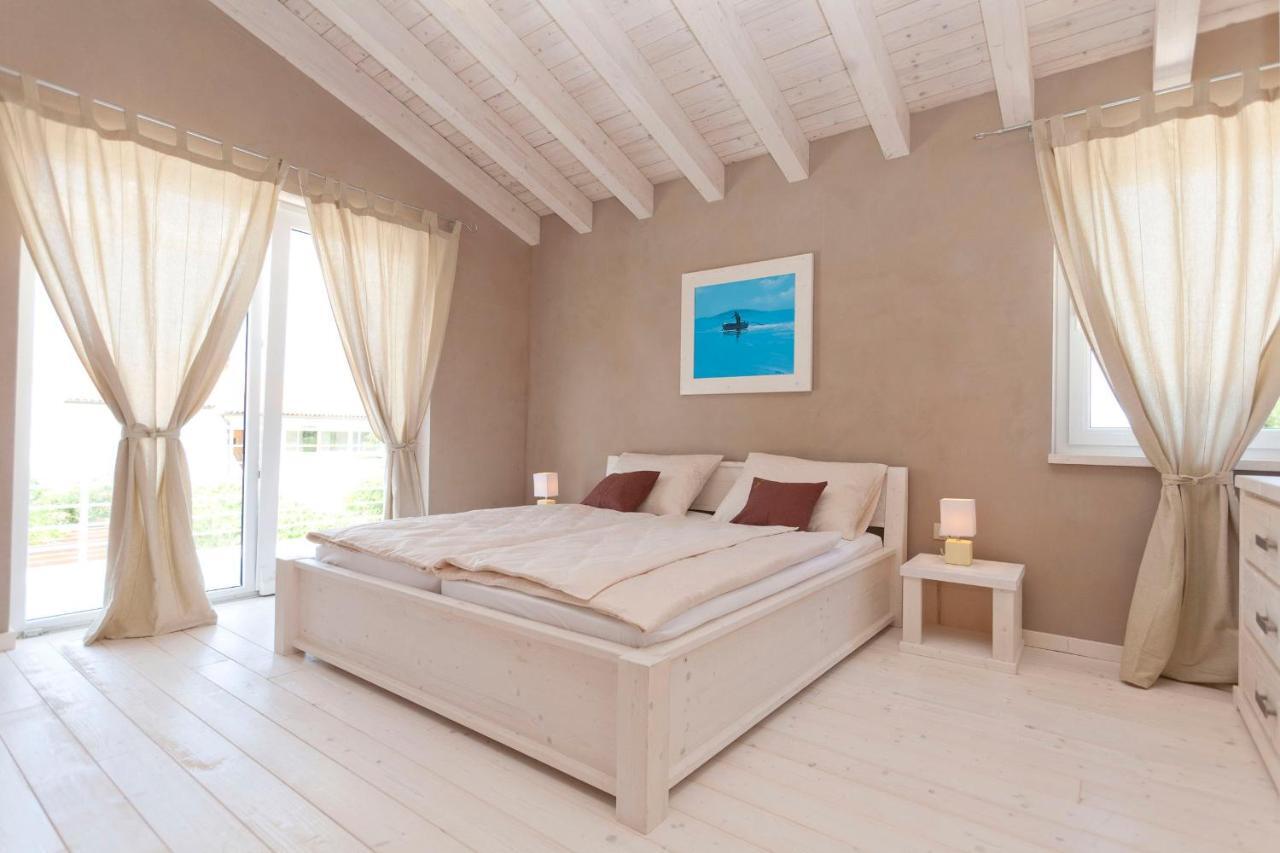 Villa Bella - Beautiful And Modern House With Pool, Souna, Jacuzzi & Playground, Liznjan - Istra Luaran gambar